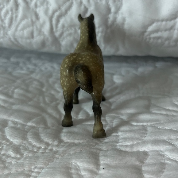 Breyer Dapple Bubbles Draft Horse Stablemate - Picture 4 of 6